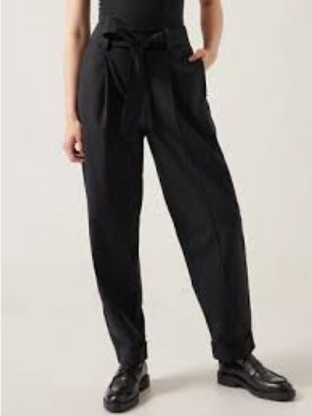 Athleta Skyline Pant II Black Paperbag Waist Pants Size 6